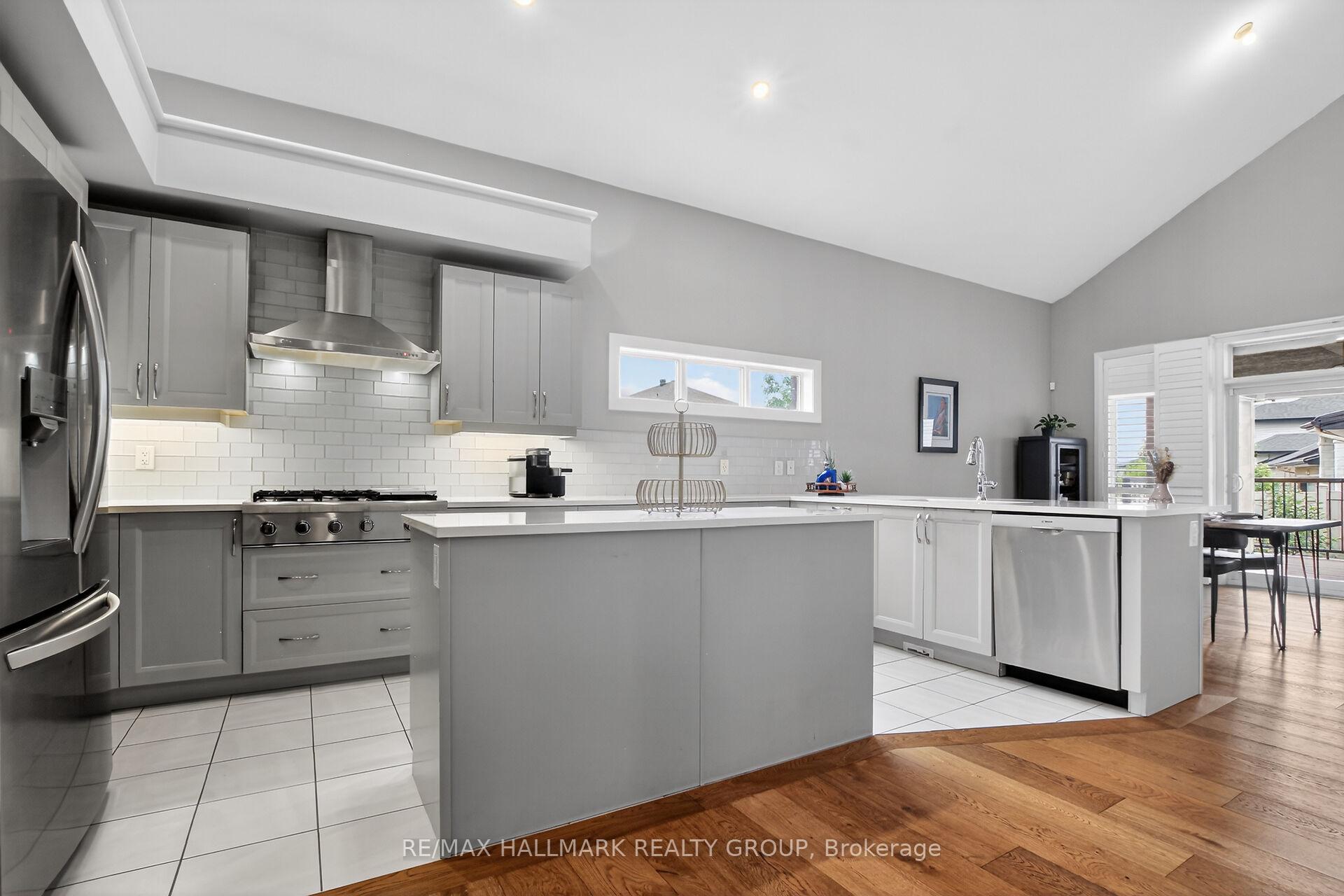 Photo 10 of 341 Serenade Crescent, Ottawa, Riverside South/Gloucester Glen — HOMEH