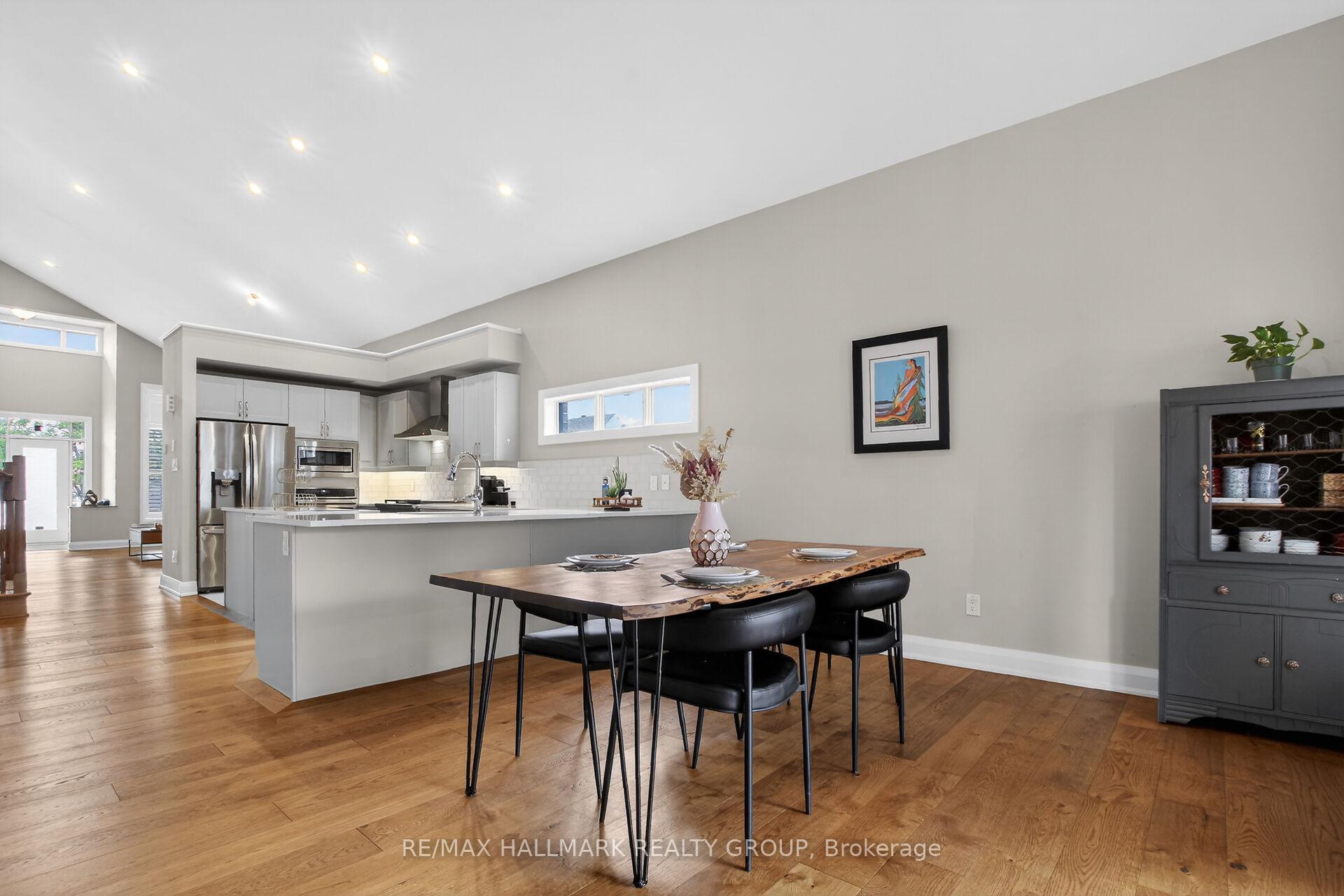 Photo 12 of 341 Serenade Crescent, Ottawa, Riverside South/Gloucester Glen — HOMEH