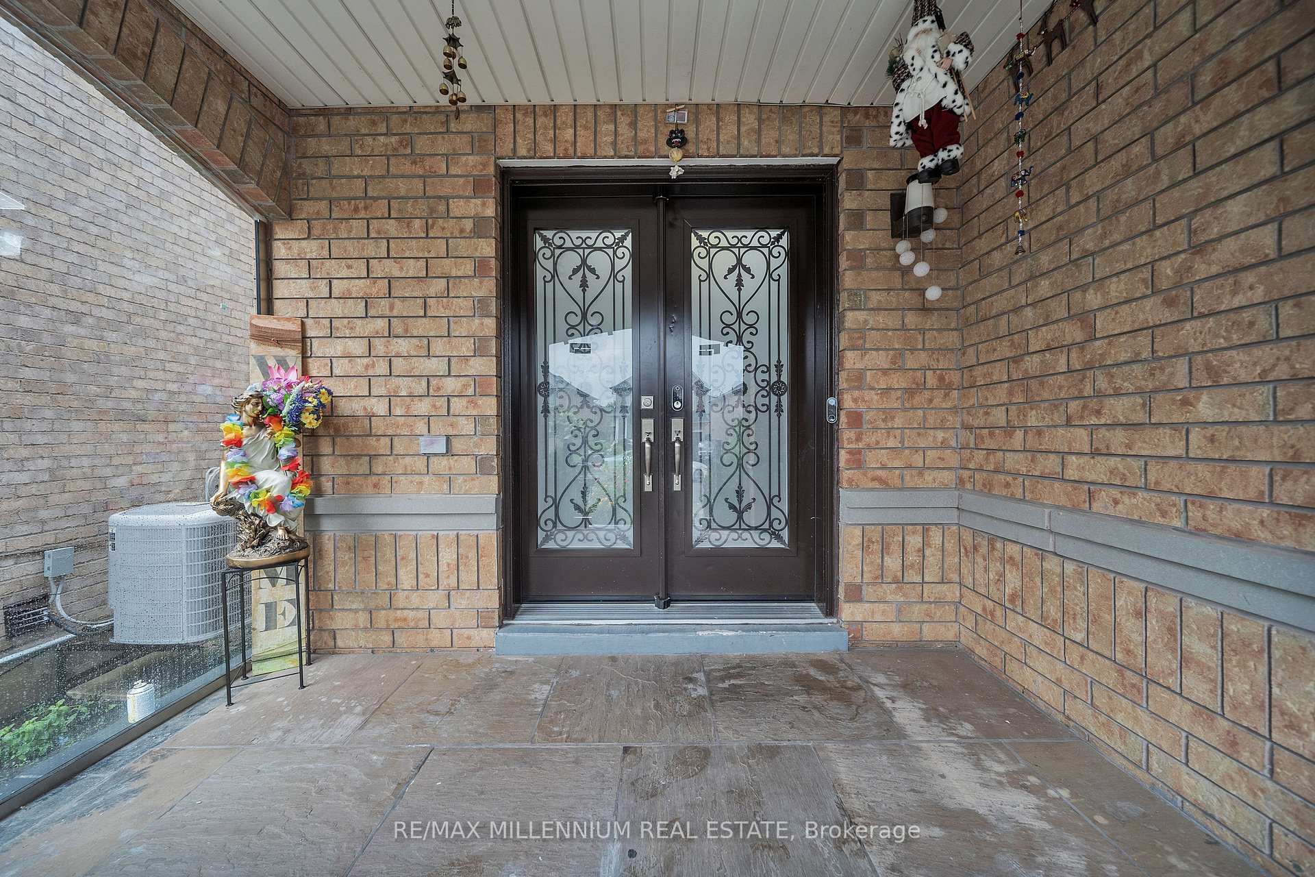 Photo 2 of 54 Buick Boulevard, Brampton, Fletcher's Meadow — HOMEH