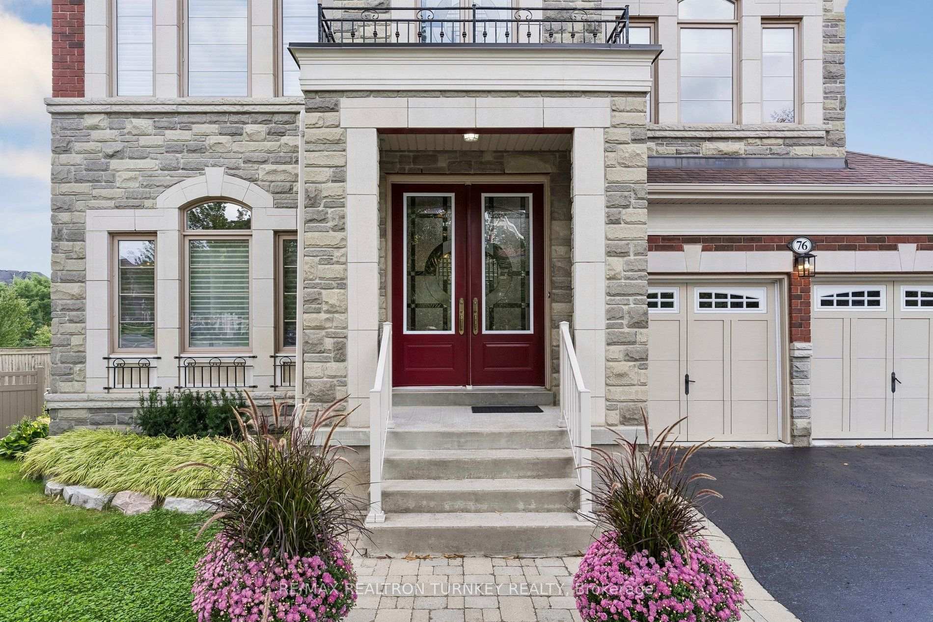 Photo 6 of 76 Vines Place, Aurora, Bayview Southeast — HOMEH