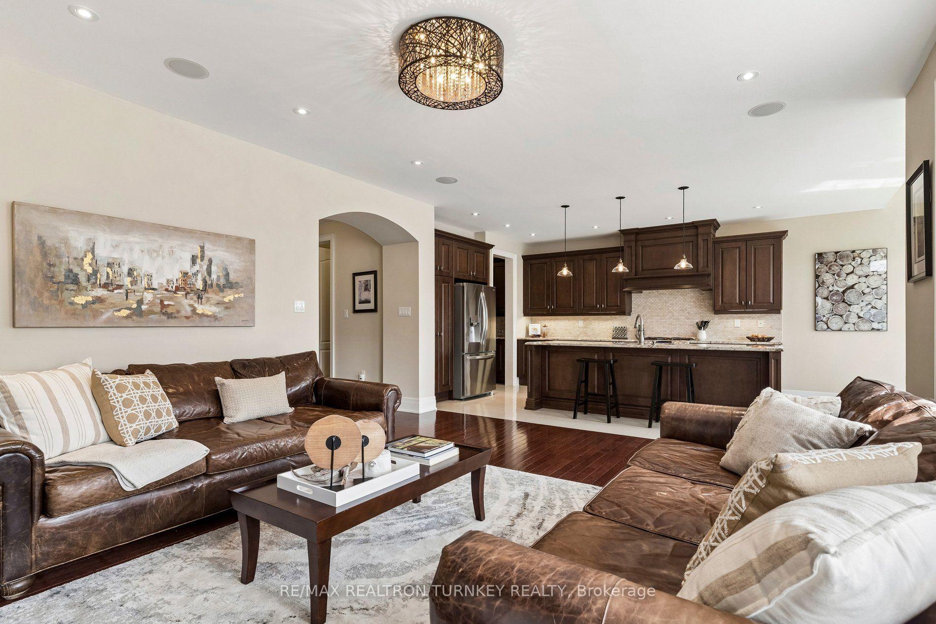 Photo 14 of 76 Vines Place, Aurora, Bayview Southeast — HOMEH