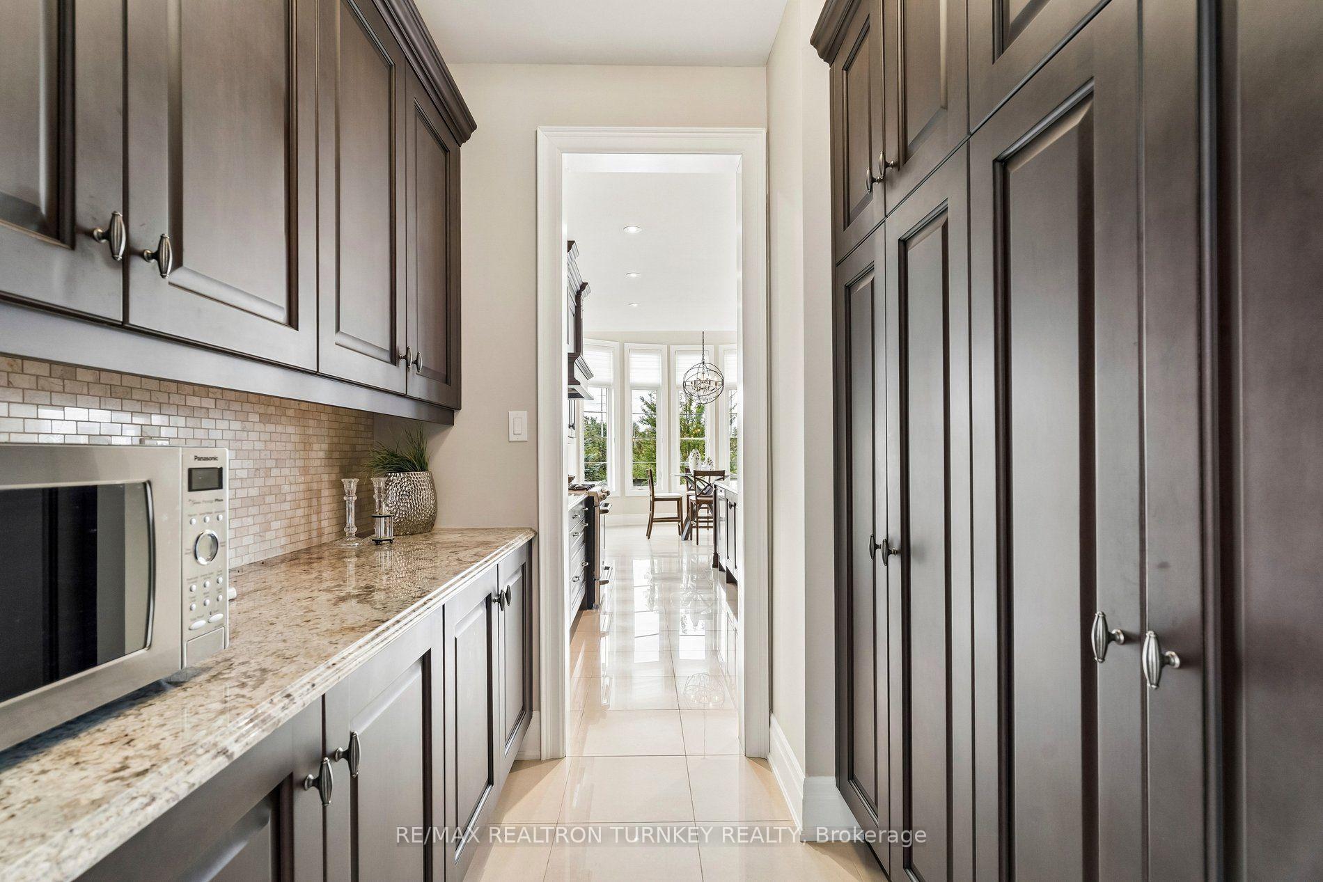 Photo 17 of 76 Vines Place, Aurora, Bayview Southeast — HOMEH