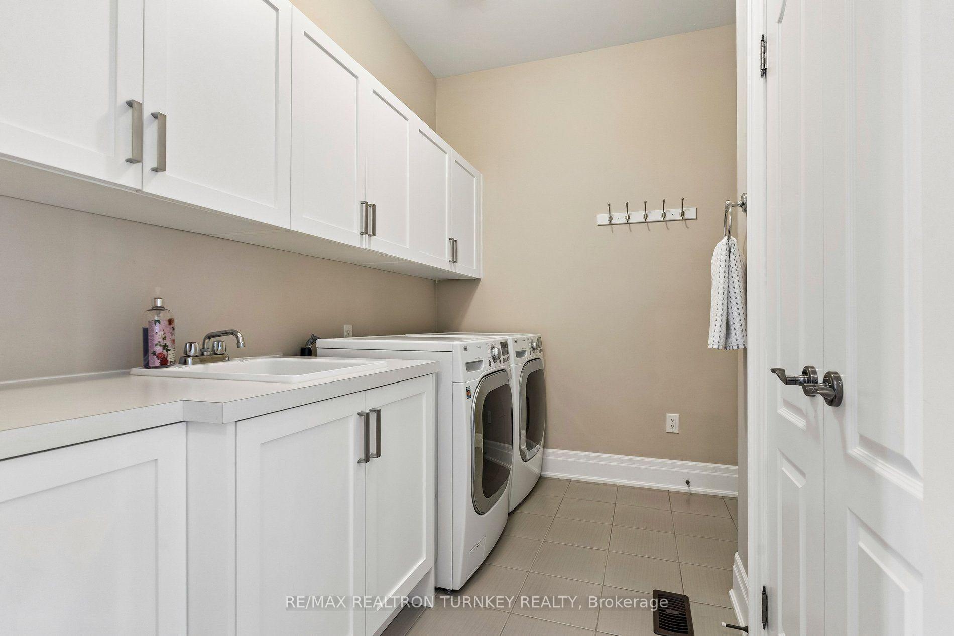 Photo 23 of 76 Vines Place, Aurora, Bayview Southeast — HOMEH