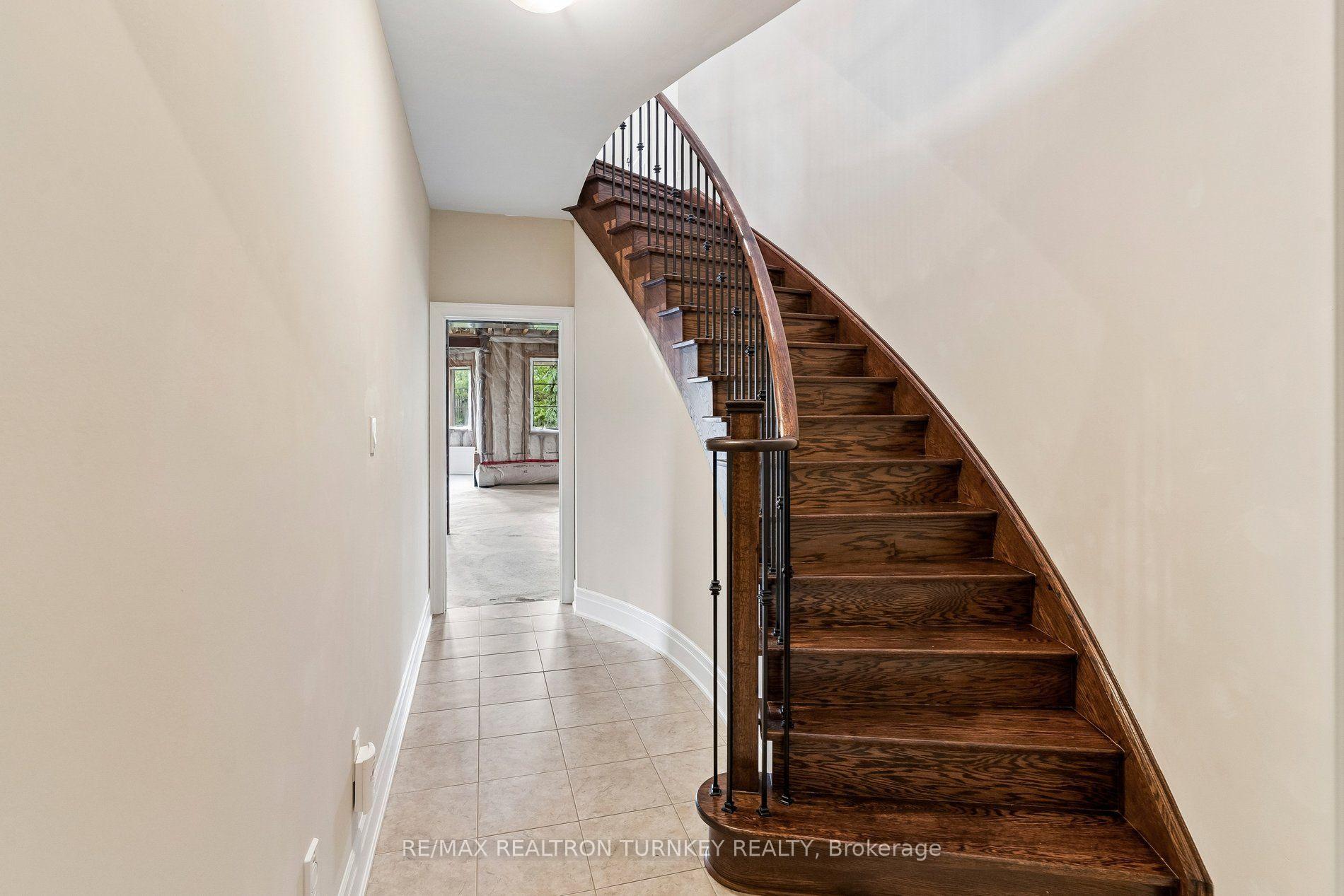 Photo 33 of 76 Vines Place, Aurora, Bayview Southeast — HOMEH