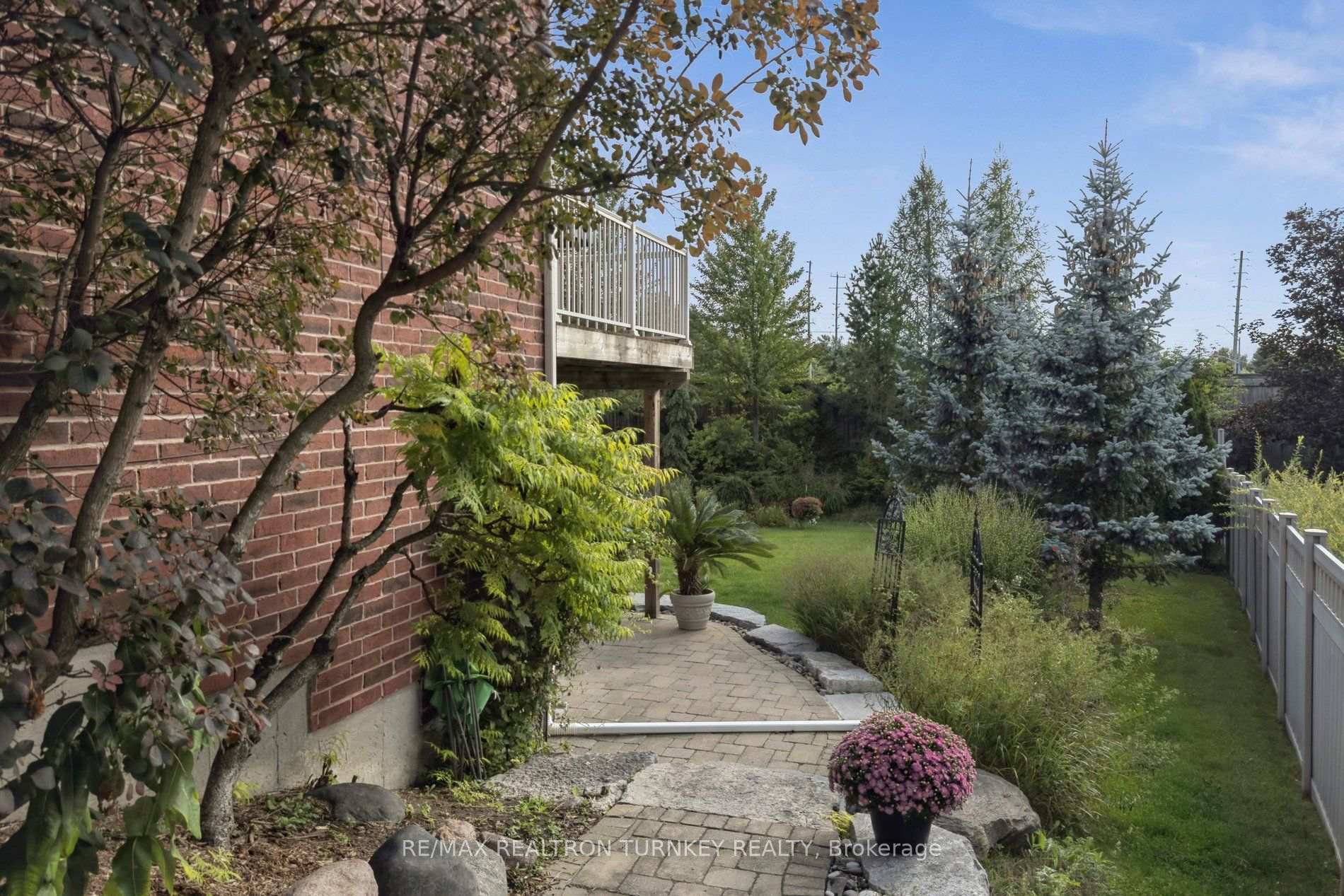 Photo 37 of 76 Vines Place, Aurora, Bayview Southeast — HOMEH