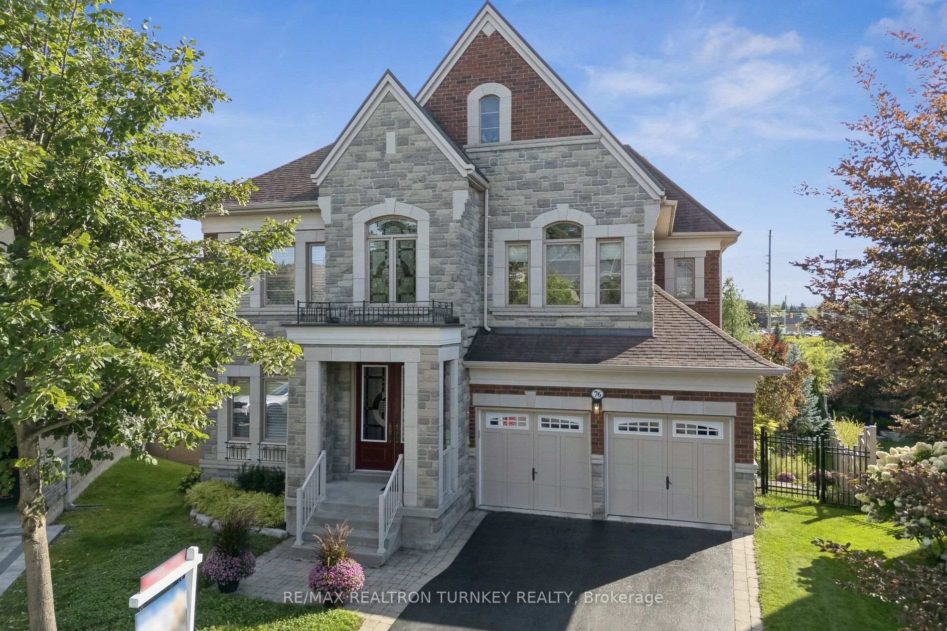 Photo 36 of 76 Vines Place, Aurora, Bayview Southeast — HOMEH