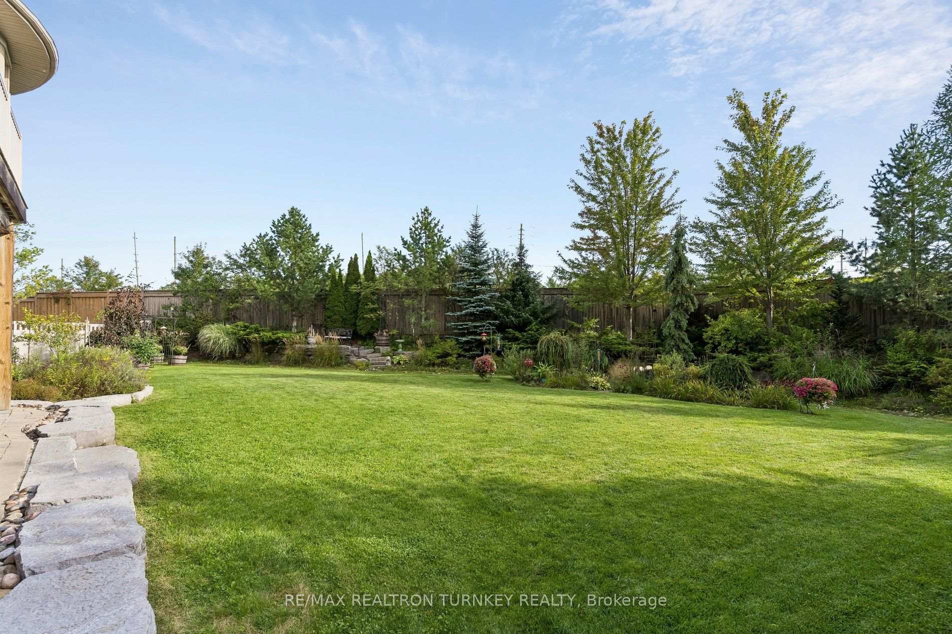 Photo 44 of 76 Vines Place, Aurora, Bayview Southeast — HOMEH