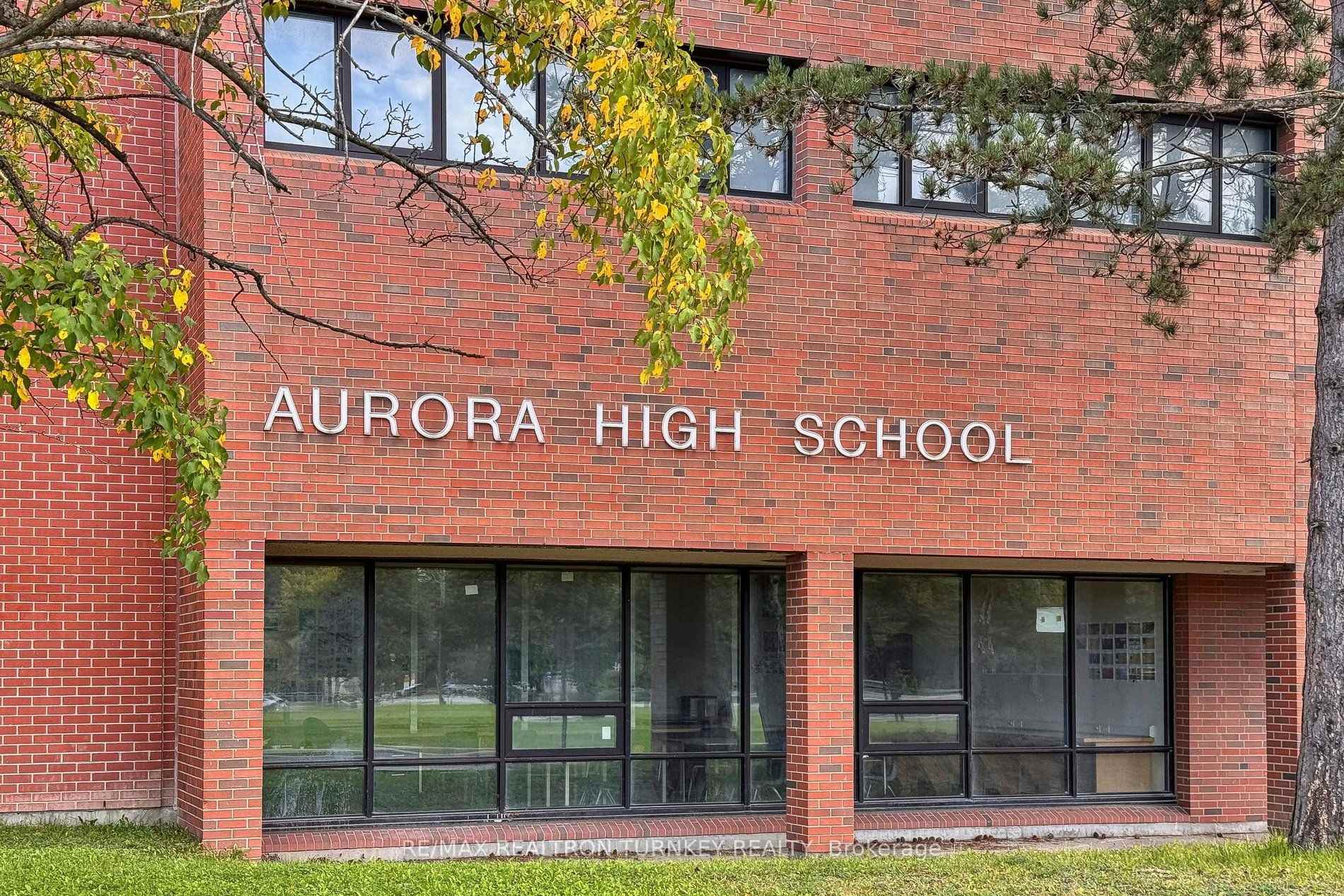 Photo 49 of 76 Vines Place, Aurora, Bayview Southeast — HOMEH