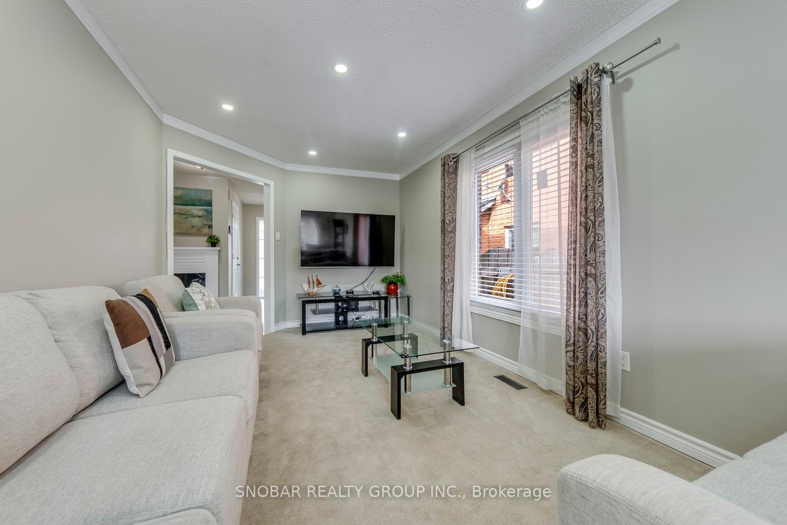 Photo 4 of 99 Bighorn Crescent, Brampton, Sandringham-Wellington — HOMEH