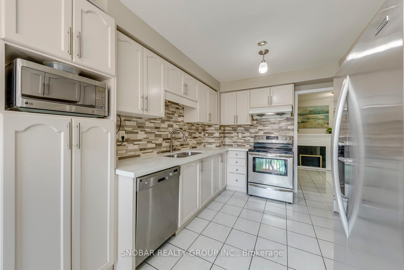 Photo 6 of 99 Bighorn Crescent, Brampton, Sandringham-Wellington — HOMEH