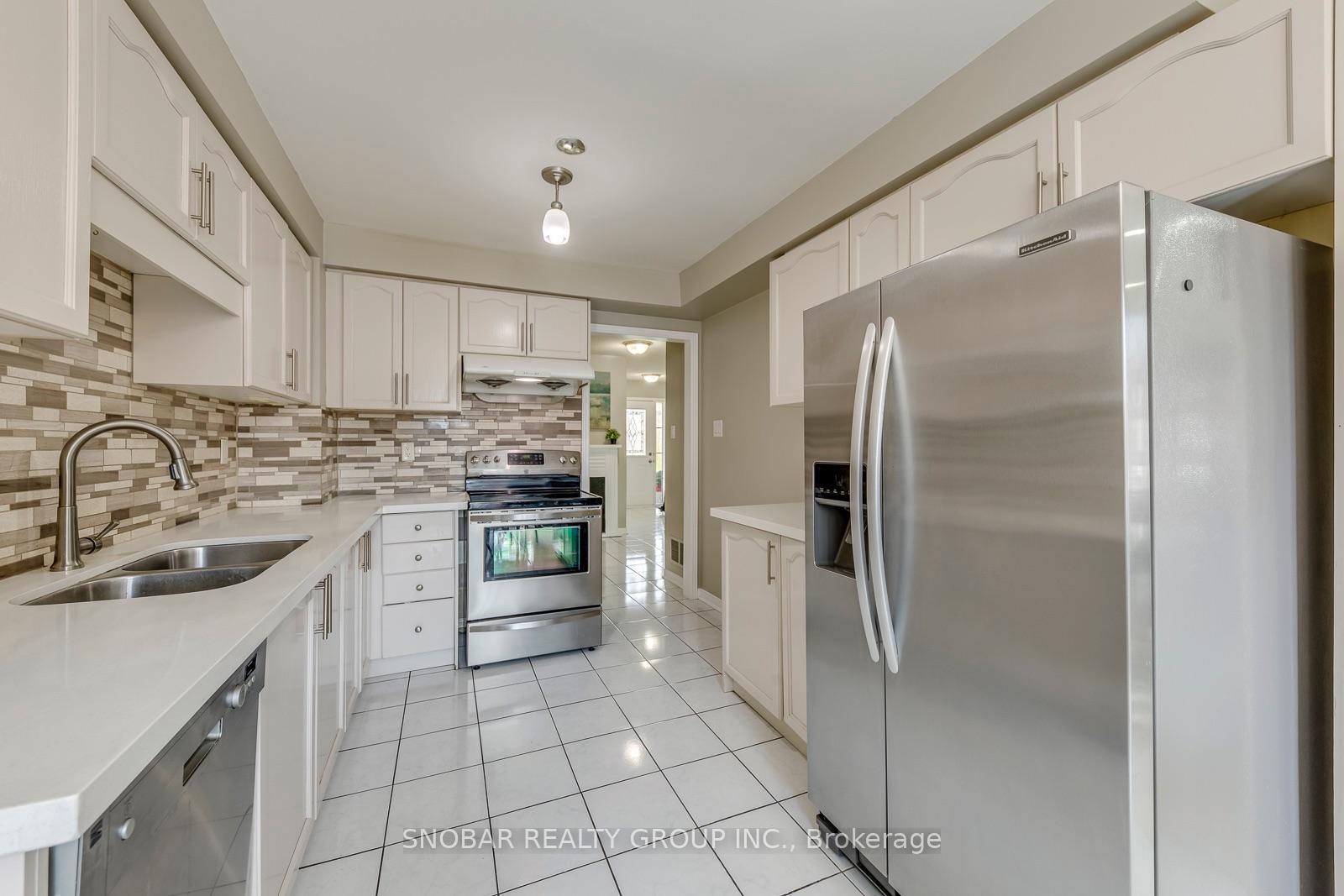 Photo 7 of 99 Bighorn Crescent, Brampton, Sandringham-Wellington — HOMEH