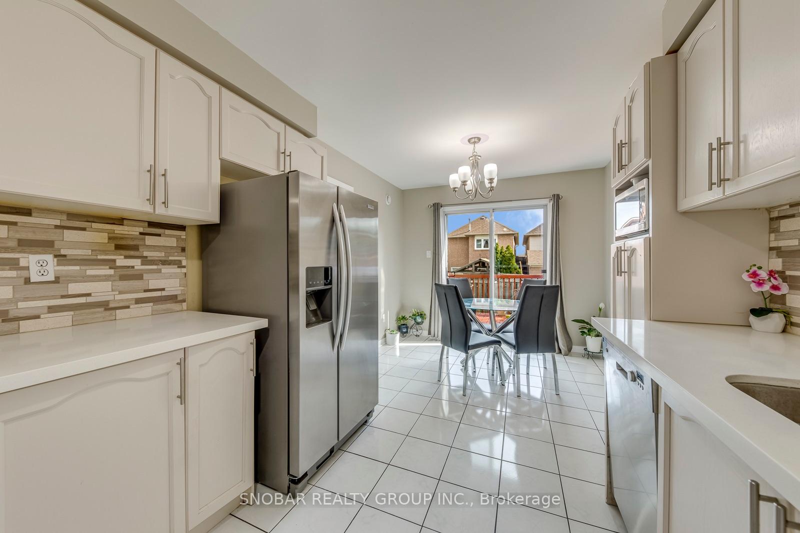 Photo 8 of 99 Bighorn Crescent, Brampton, Sandringham-Wellington — HOMEH