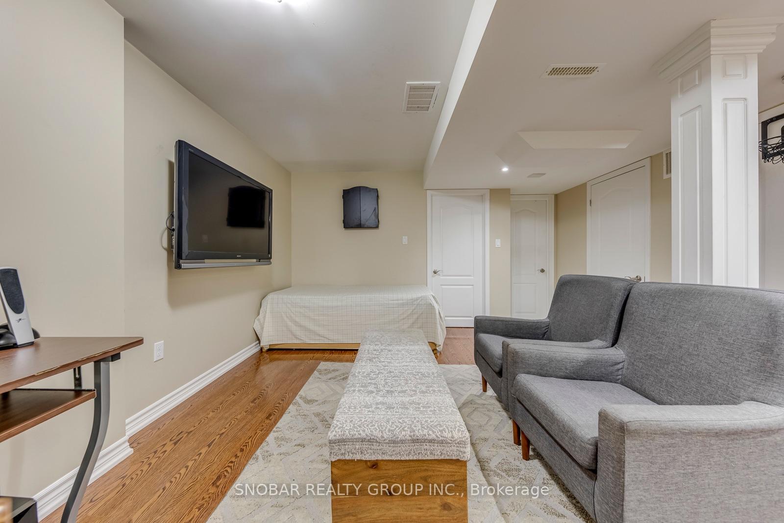 Photo 18 of 99 Bighorn Crescent, Brampton, Sandringham-Wellington — HOMEH