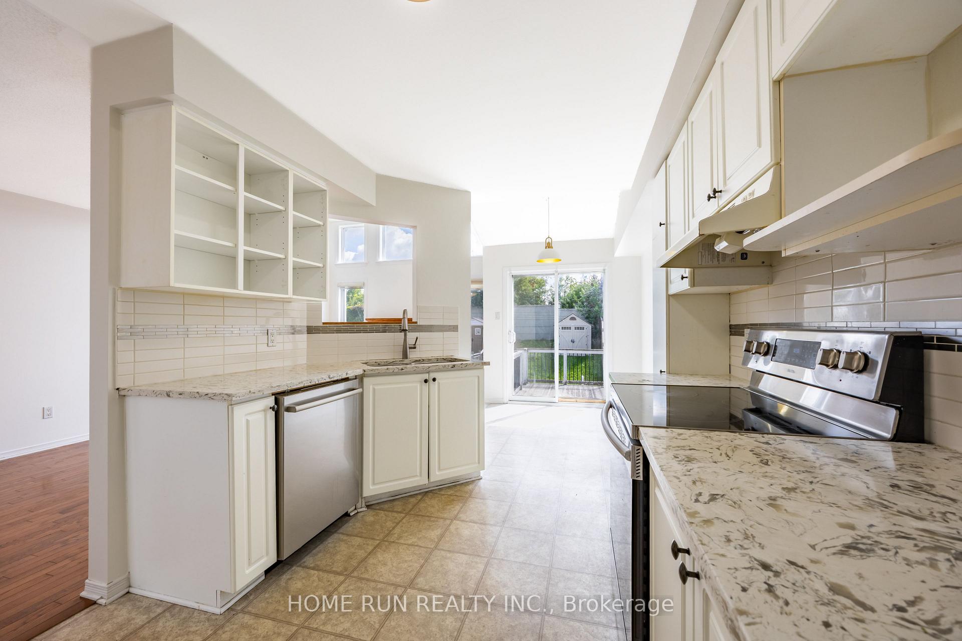 Photo 12 of 89 Gray Crescent, Ottawa, Kanata - Beaverbrook — HOMEH