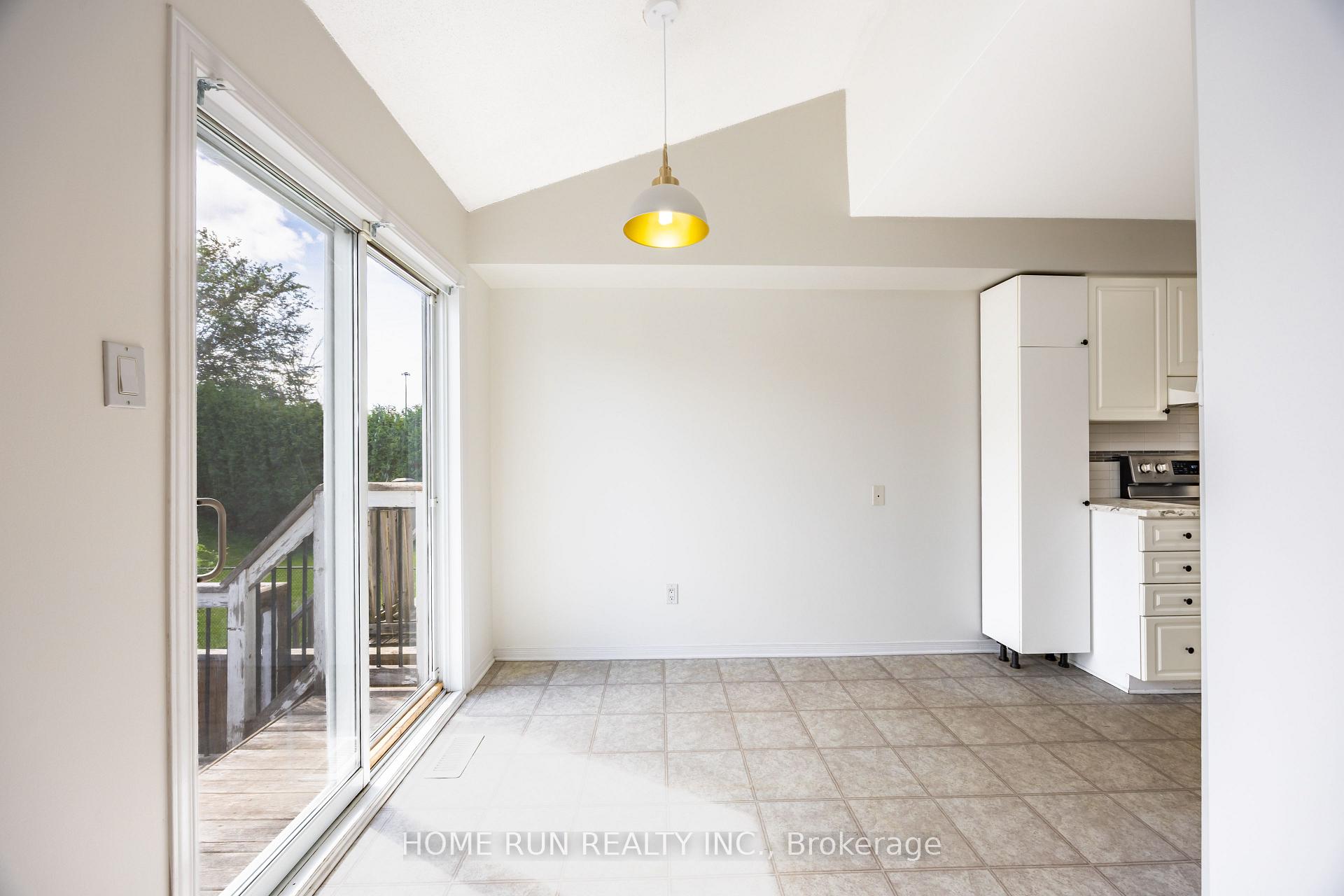 Photo 15 of 89 Gray Crescent, Ottawa, Kanata - Beaverbrook — HOMEH