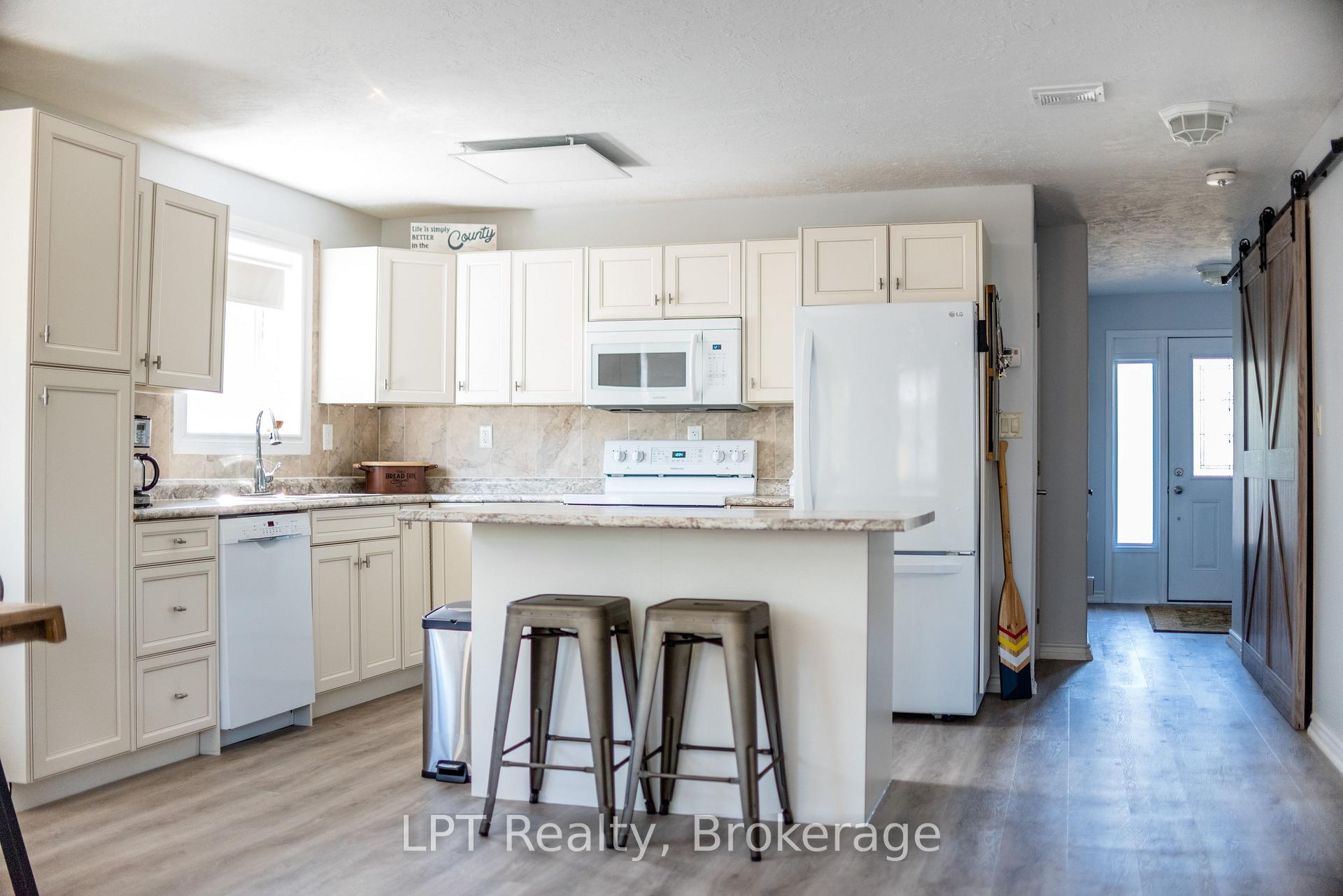 Photo 5 of 290 Taft Road, Prince Edward County, Ameliasburg Ward — HOMEH