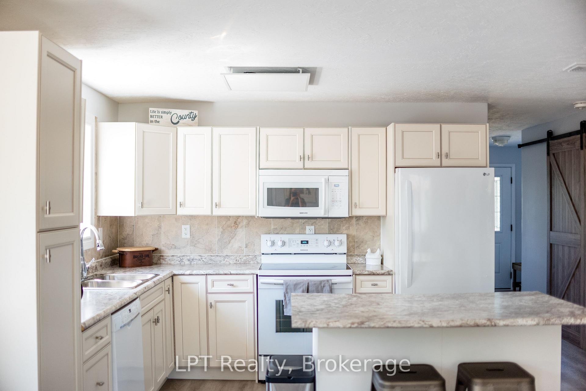 Photo 7 of 290 Taft Road, Prince Edward County, Ameliasburg Ward — HOMEH