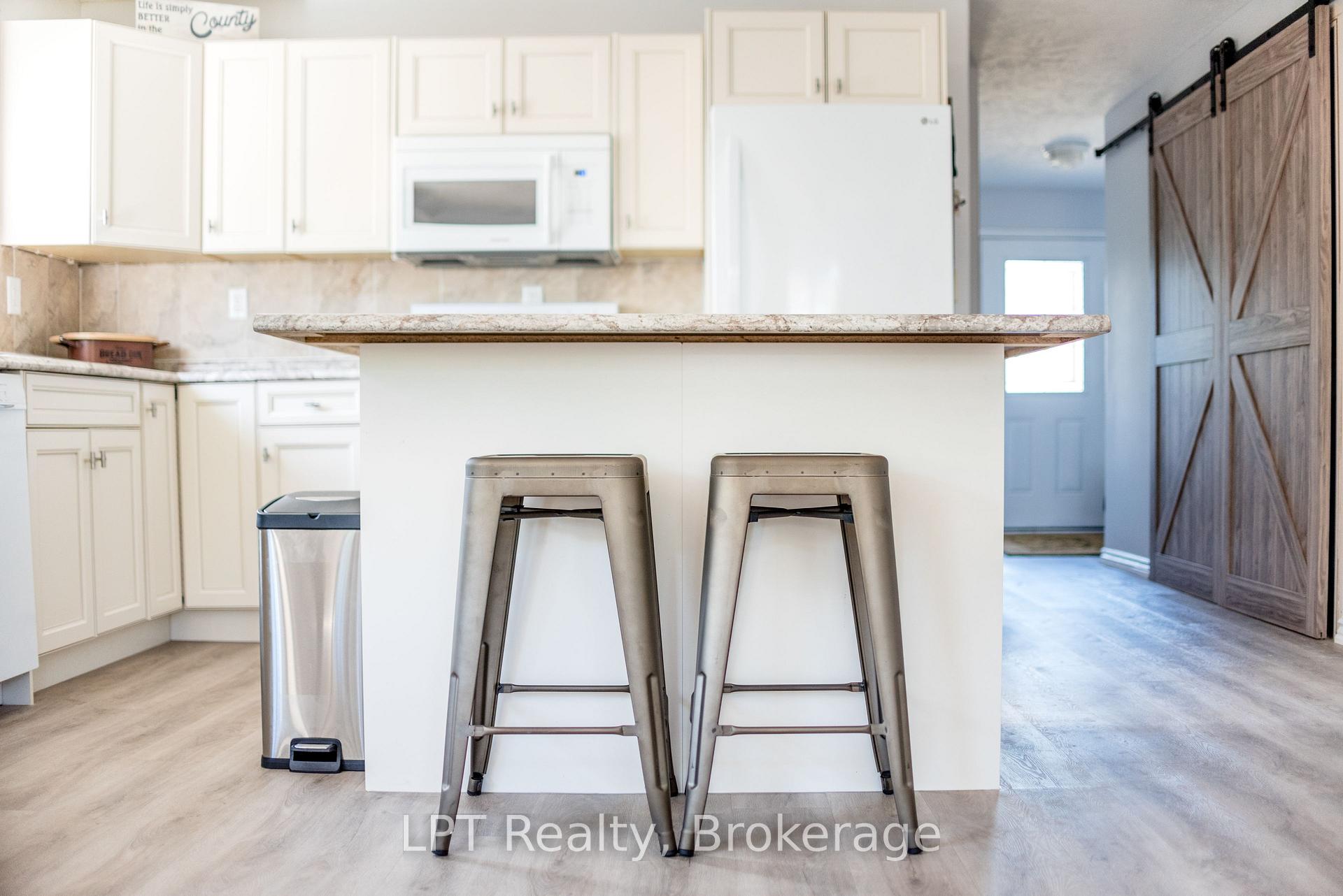 Photo 8 of 290 Taft Road, Prince Edward County, Ameliasburg Ward — HOMEH