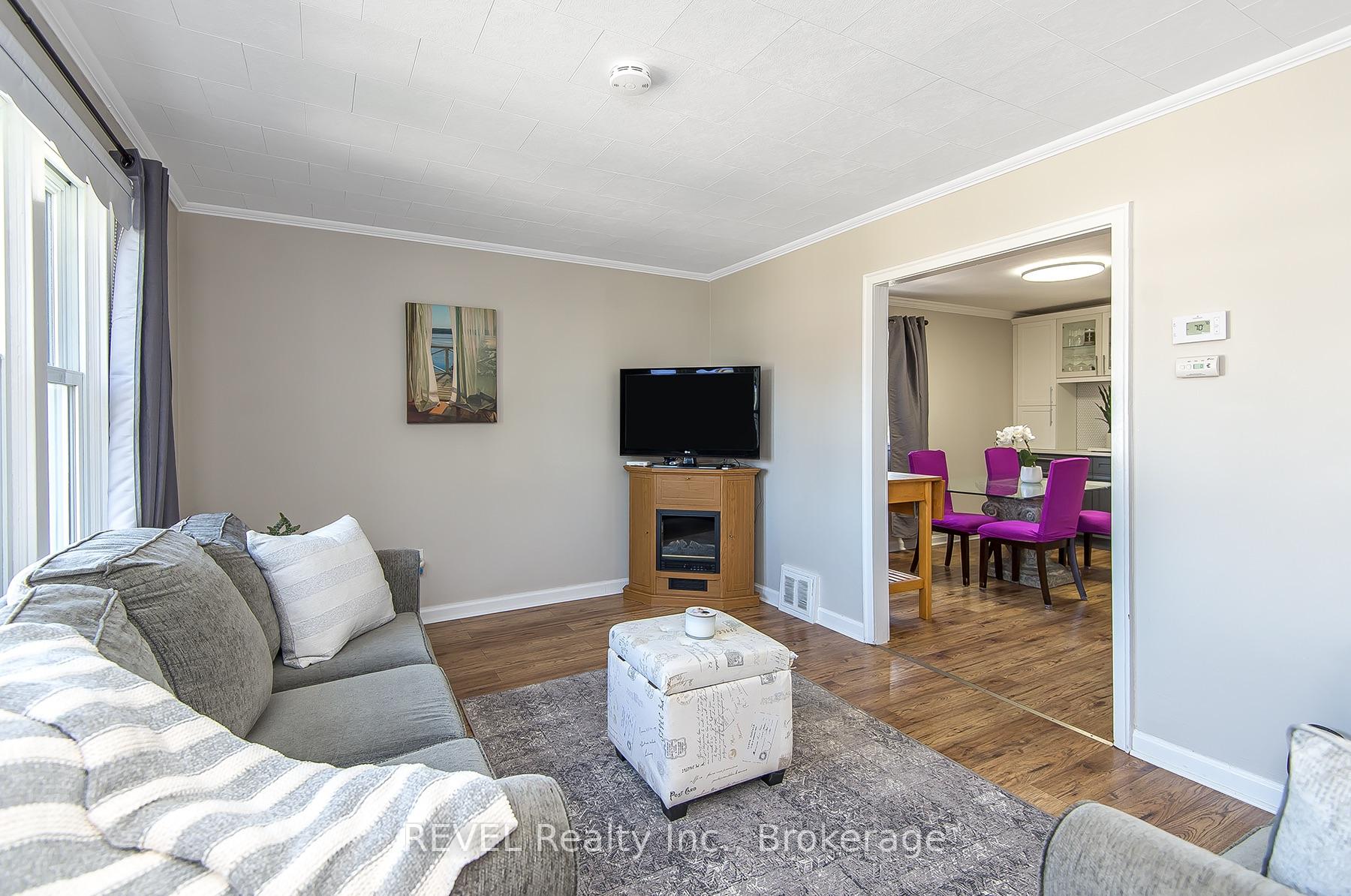 Photo 6 of 12 Garnet Street, St. Catharines, Facer — HOMEH