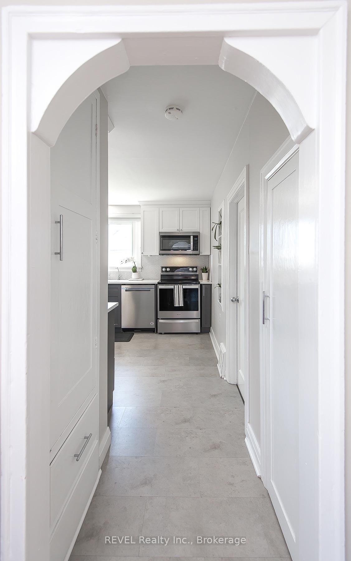 Photo 9 of 12 Garnet Street, St. Catharines, Facer — HOMEH