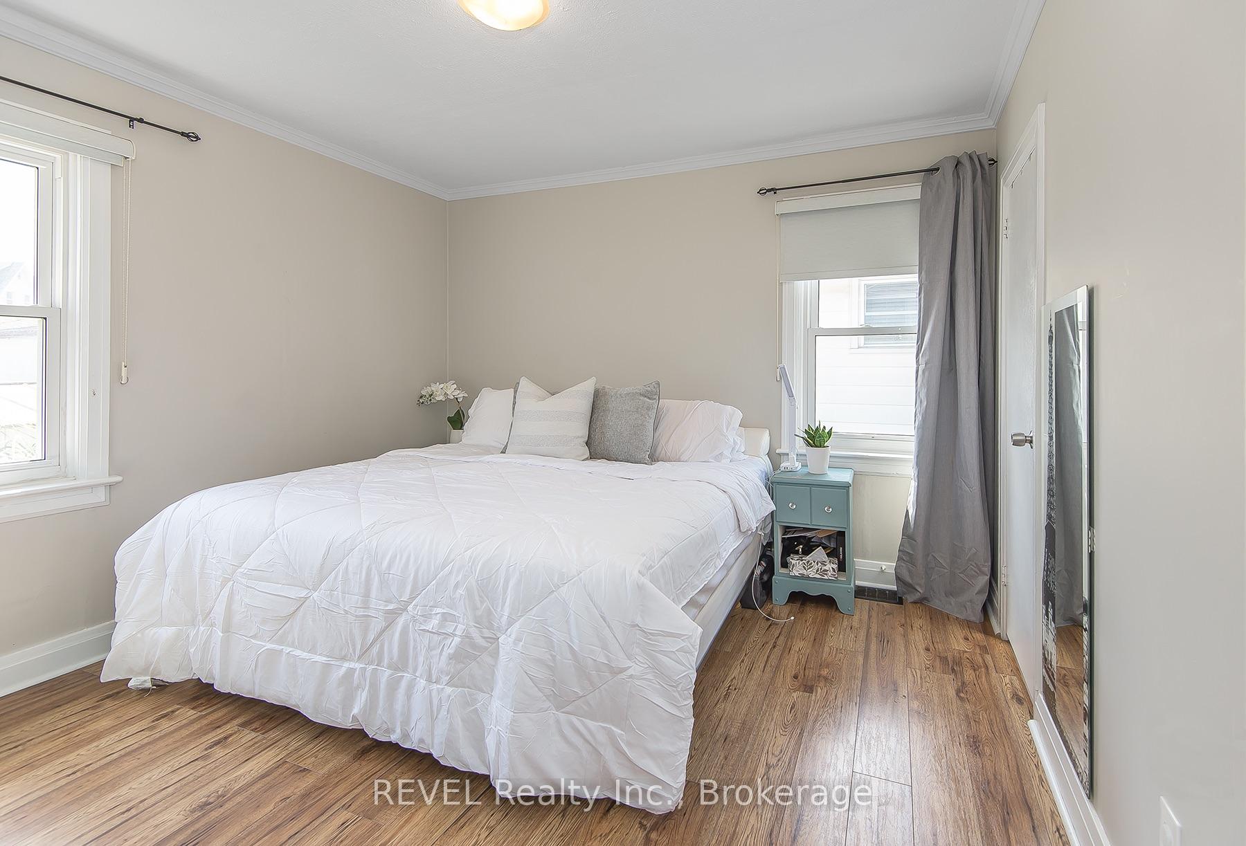 Photo 13 of 12 Garnet Street, St. Catharines, Facer — HOMEH