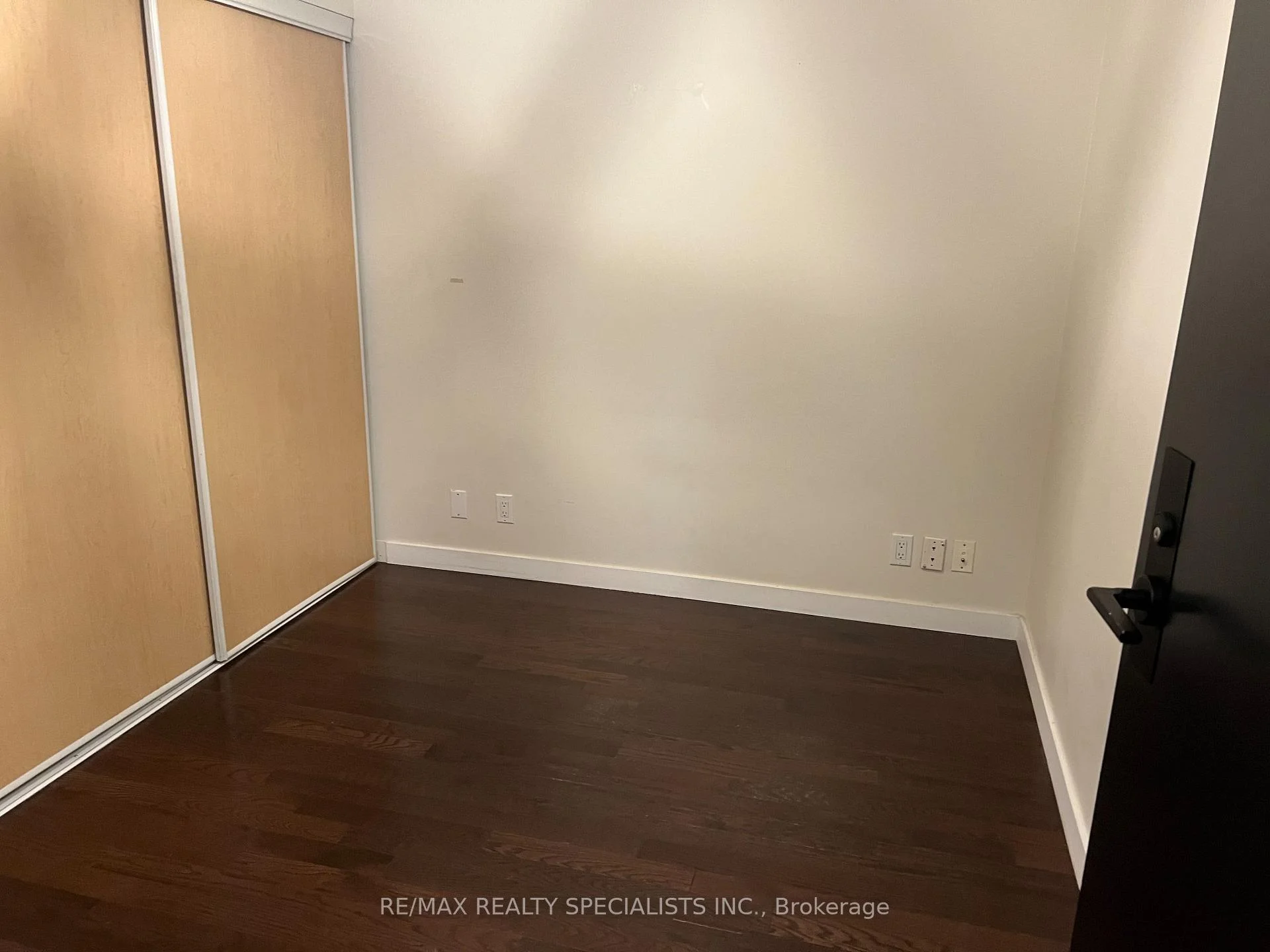 Photo 4 of Unit 715, 1 Shaw Street, Toronto, Niagara — HOMEH