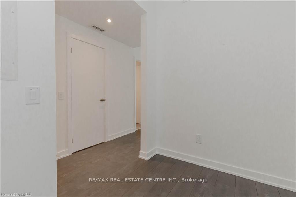 Photo 10 of Unit 310, 28 Ann Street, Mississauga, Port Credit — HOMEH