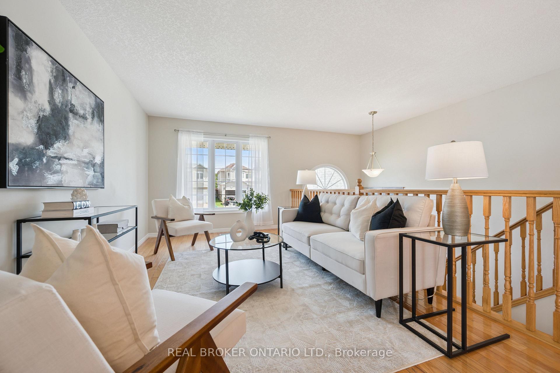 Photo 5 of 99 Langlaw Drive, Cambridge, Christopher-Champlain — HOMEH