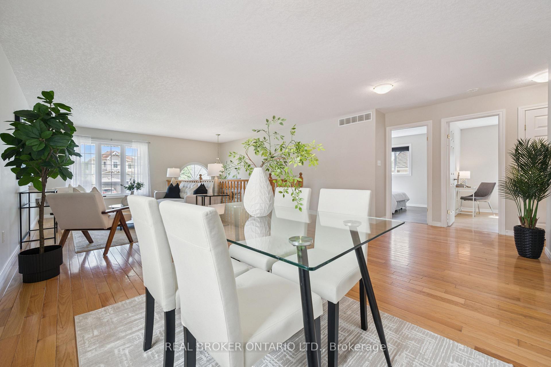 Photo 10 of 99 Langlaw Drive, Cambridge, Christopher-Champlain — HOMEH