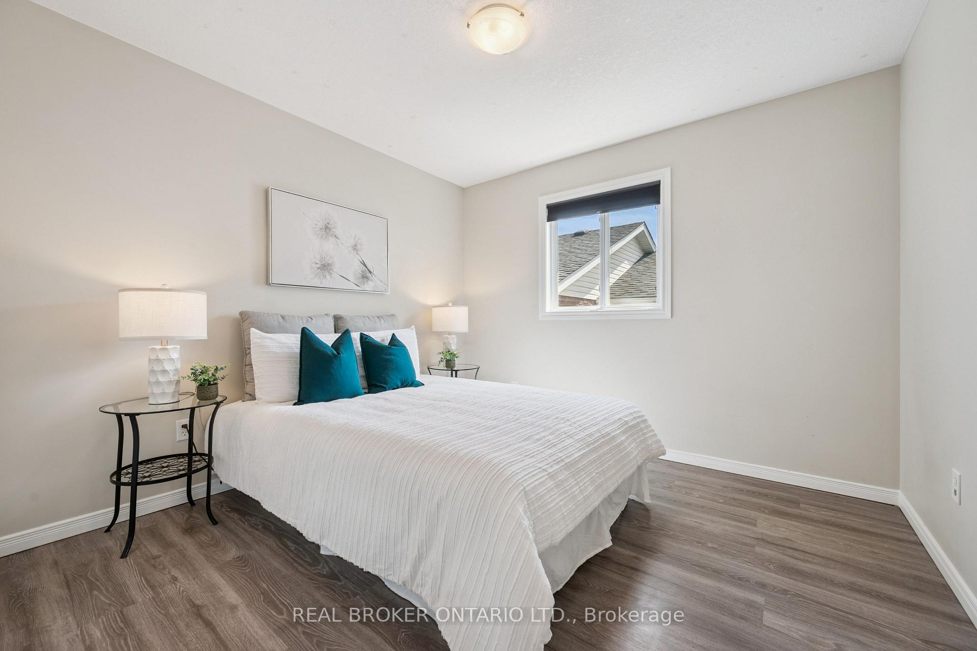 Photo 18 of 99 Langlaw Drive, Cambridge, Christopher-Champlain — HOMEH