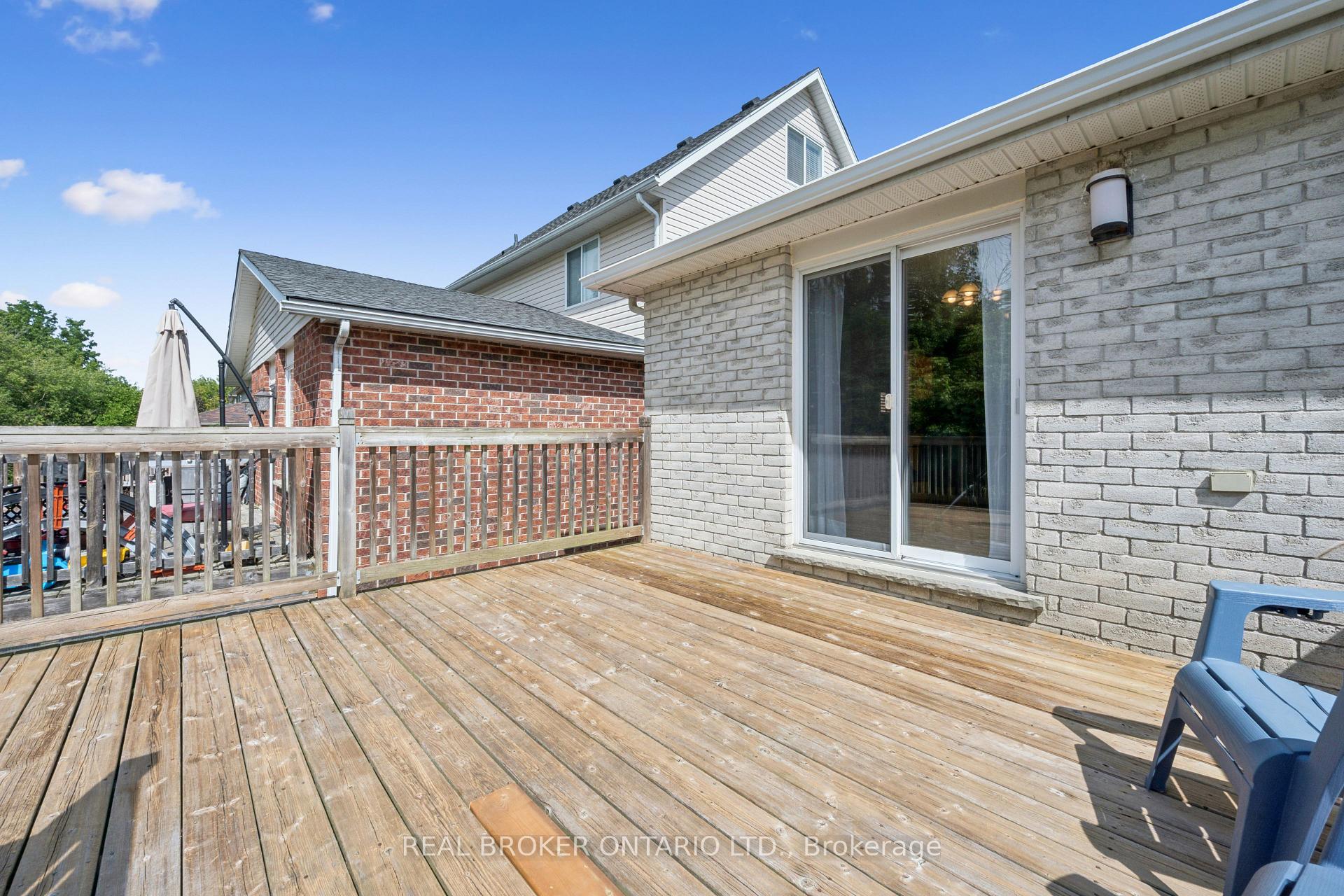 Photo 24 of 99 Langlaw Drive, Cambridge, Christopher-Champlain — HOMEH