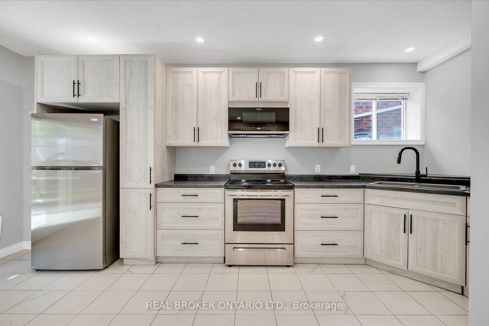 Photo 30 of 99 Langlaw Drive, Cambridge, Christopher-Champlain — HOMEH