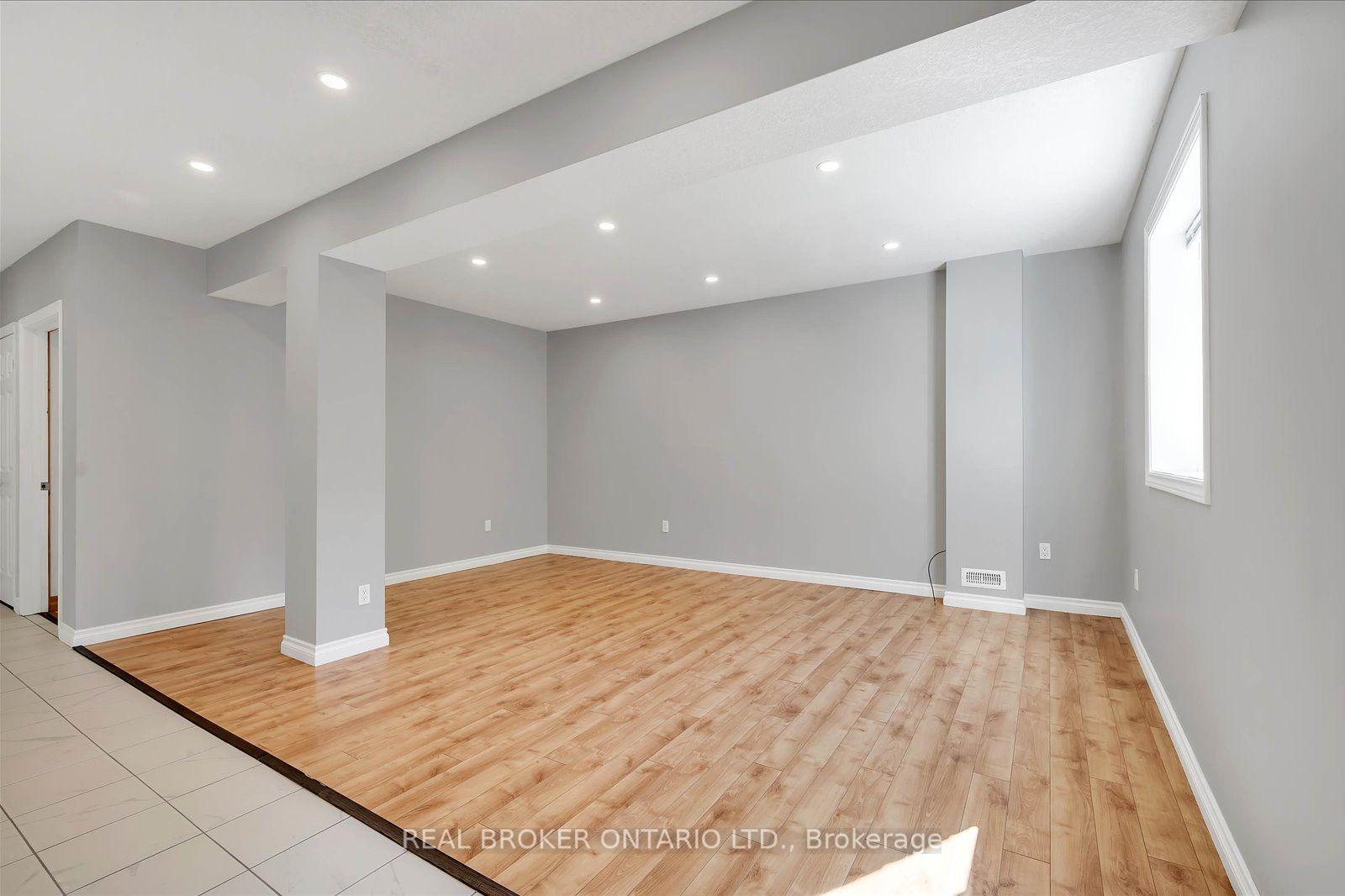 Photo 31 of 99 Langlaw Drive, Cambridge, Christopher-Champlain — HOMEH
