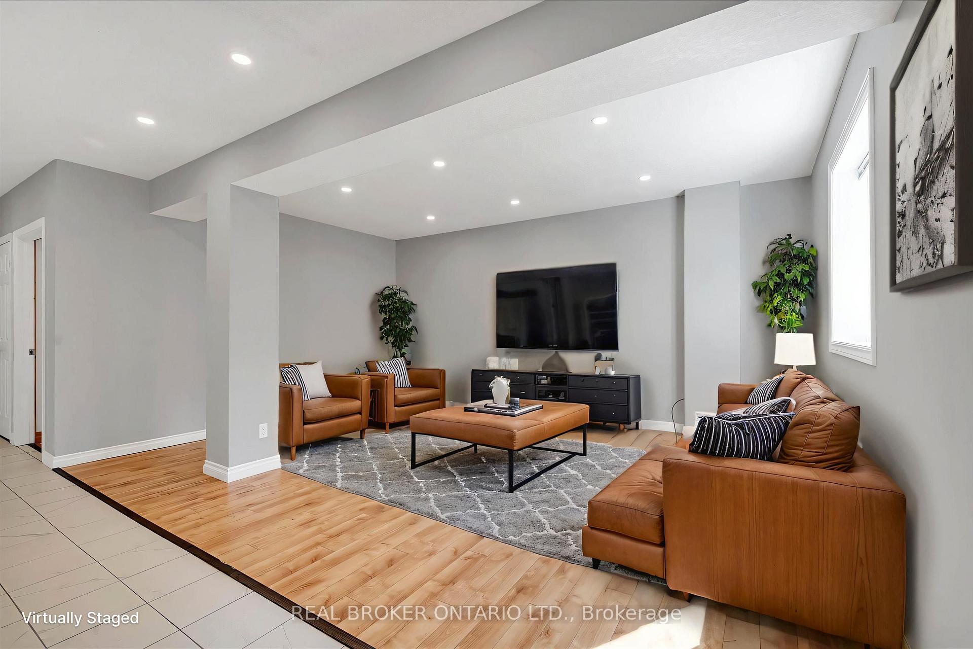 Photo 32 of 99 Langlaw Drive, Cambridge, Christopher-Champlain — HOMEH