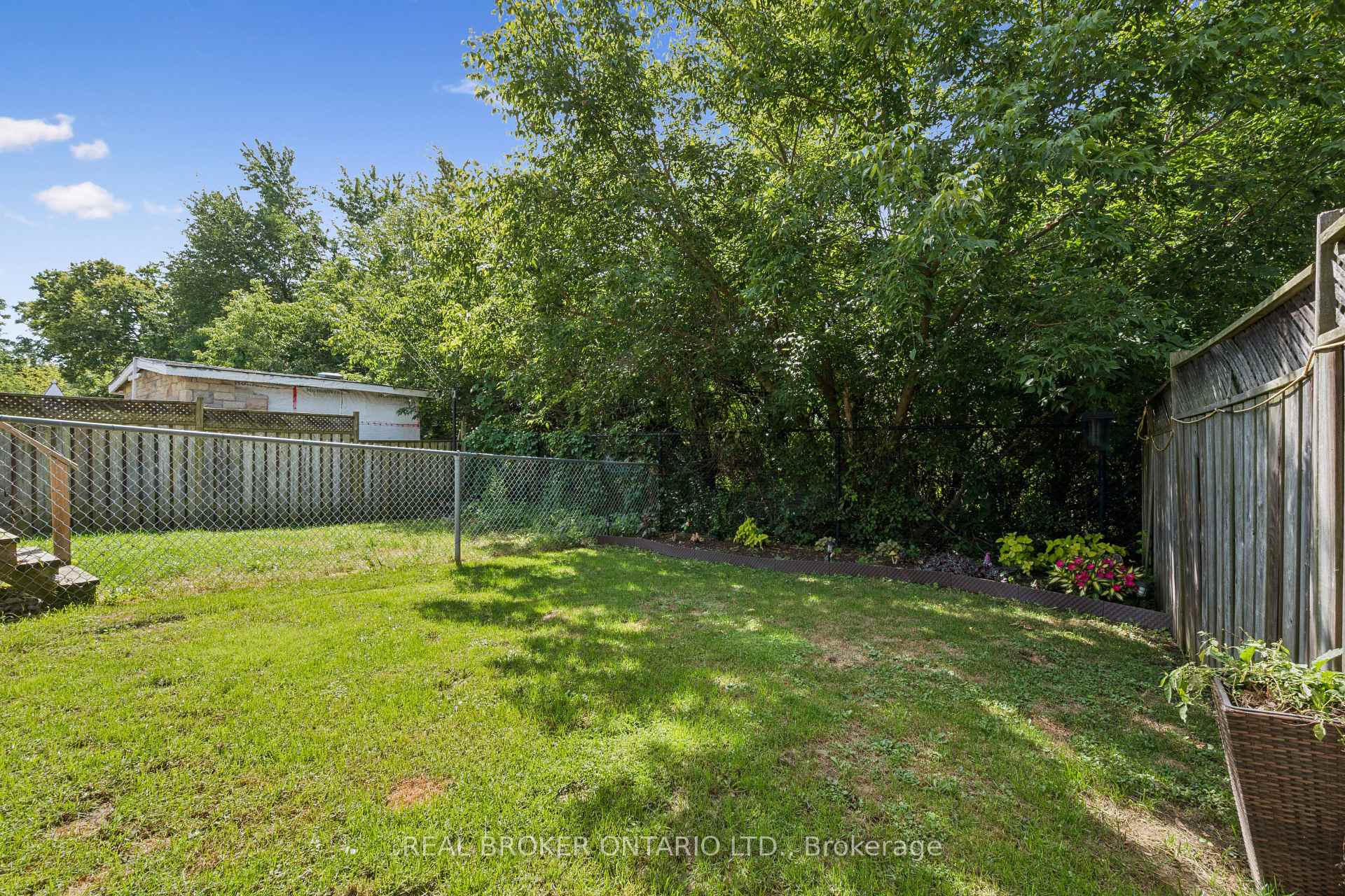 Photo 41 of 99 Langlaw Drive, Cambridge, Christopher-Champlain — HOMEH