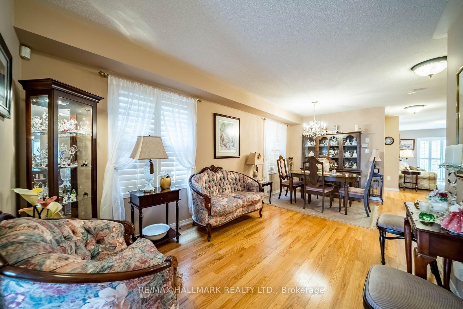 Photo 4 of 6 Duffin Drive, Whitchurch-Stouffville, Stouffville — HOMEH
