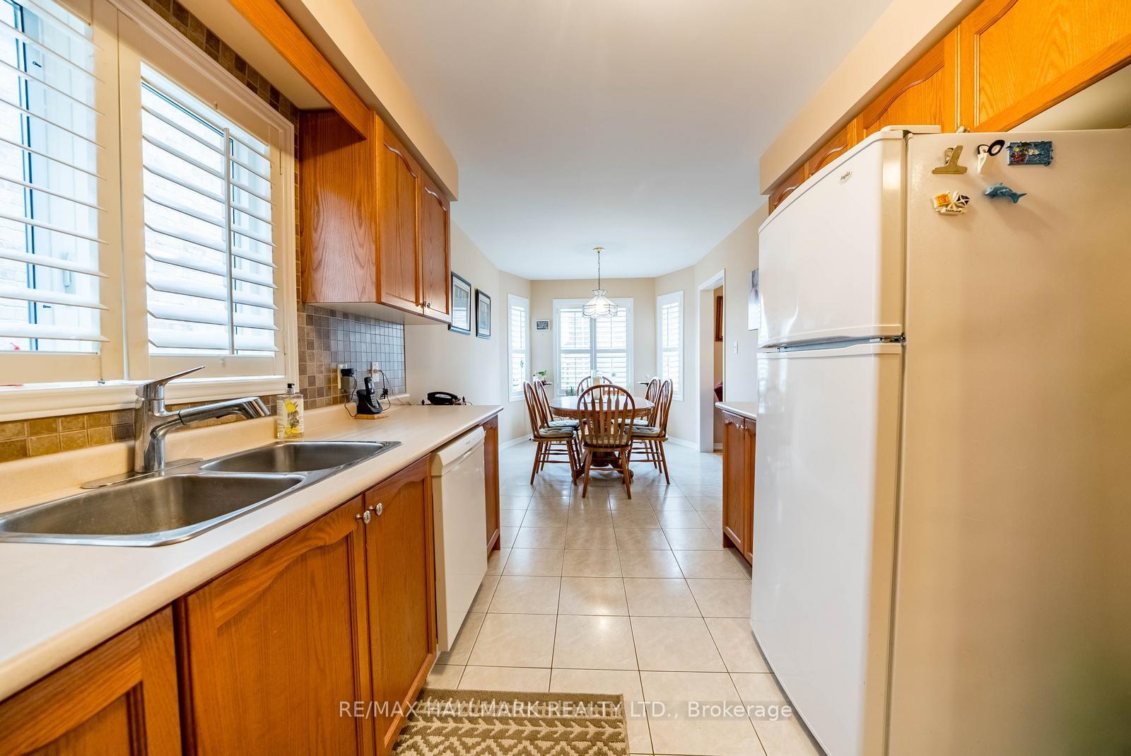Photo 9 of 6 Duffin Drive, Whitchurch-Stouffville, Stouffville — HOMEH