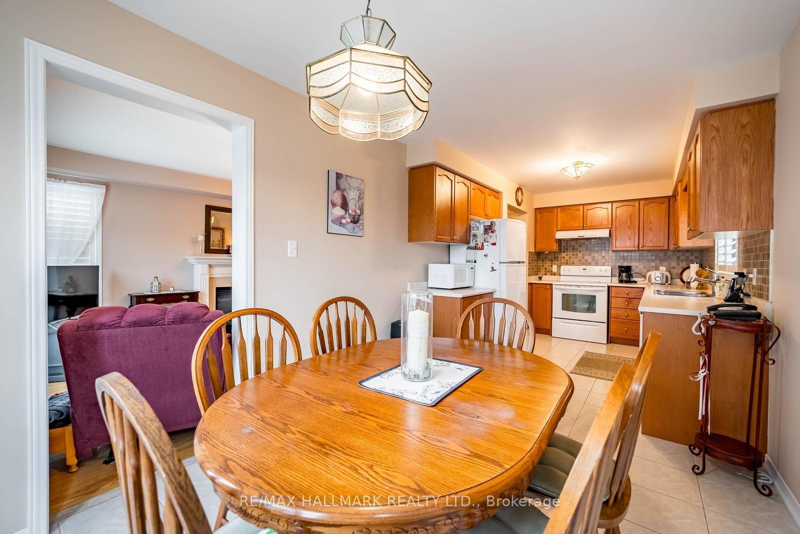 Photo 13 of 6 Duffin Drive, Whitchurch-Stouffville, Stouffville — HOMEH