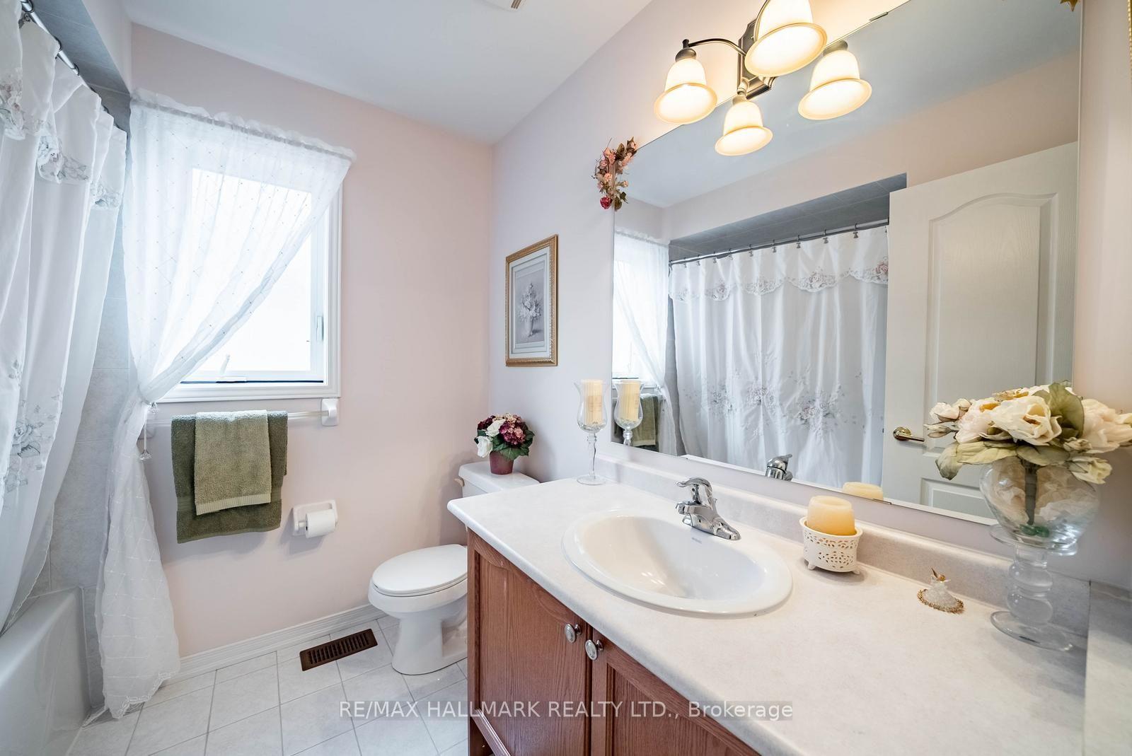 Photo 14 of 6 Duffin Drive, Whitchurch-Stouffville, Stouffville — HOMEH