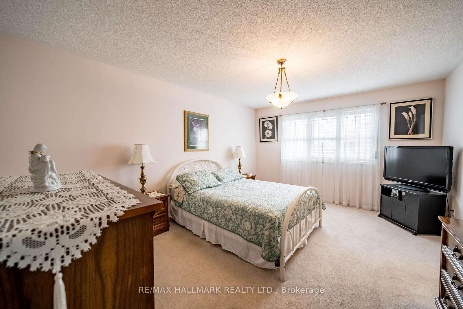 Photo 15 of 6 Duffin Drive, Whitchurch-Stouffville, Stouffville — HOMEH