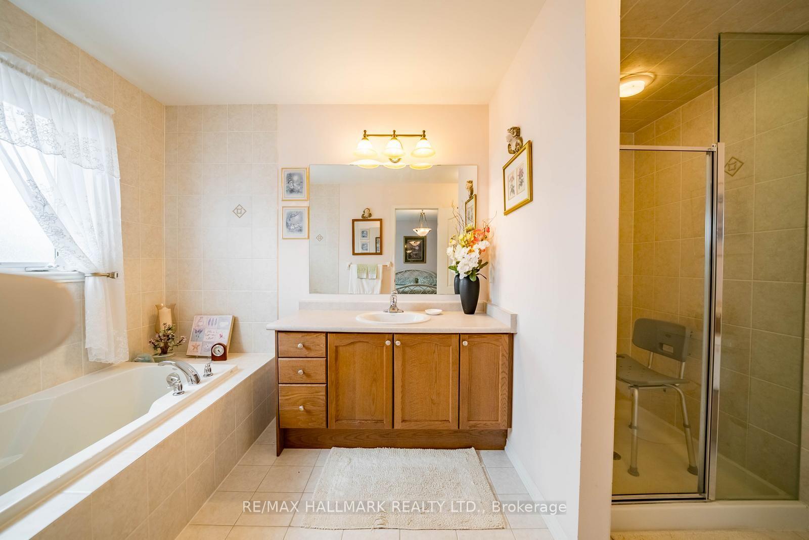 Photo 18 of 6 Duffin Drive, Whitchurch-Stouffville, Stouffville — HOMEH
