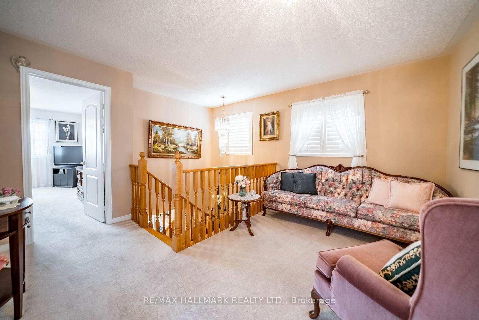 Photo 20 of 6 Duffin Drive, Whitchurch-Stouffville, Stouffville — HOMEH
