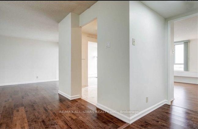 Photo 4 of Unit 1505, 41 Markbrook Lane, Etobicoke, Mount Olive-Silverstone-Jamestown — HOMEH