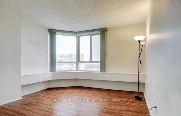 Photo 8 of Unit 1505, 41 Markbrook Lane, Etobicoke, Mount Olive-Silverstone-Jamestown — HOMEH