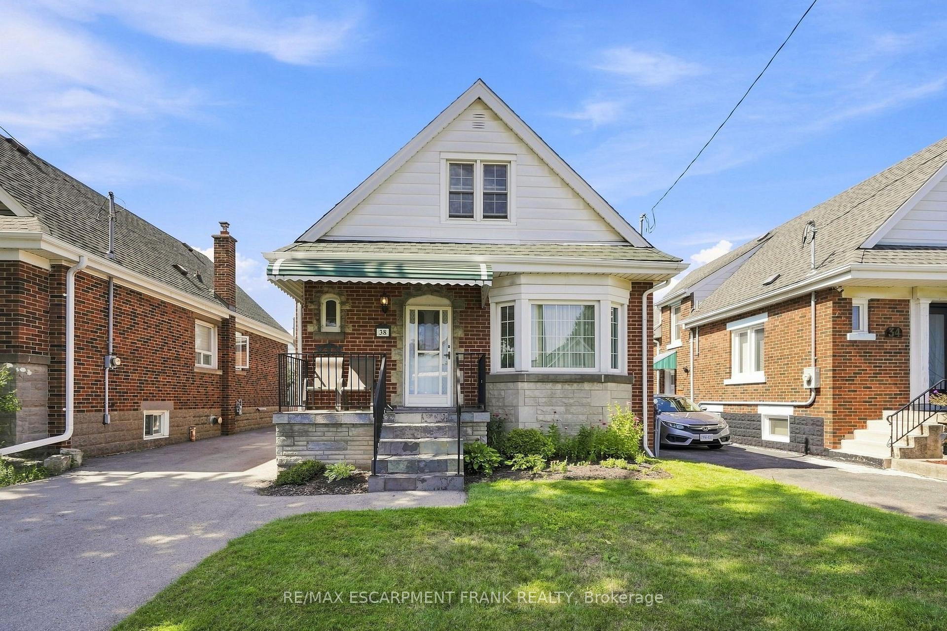 Photo of 38 Garside Avenue S
