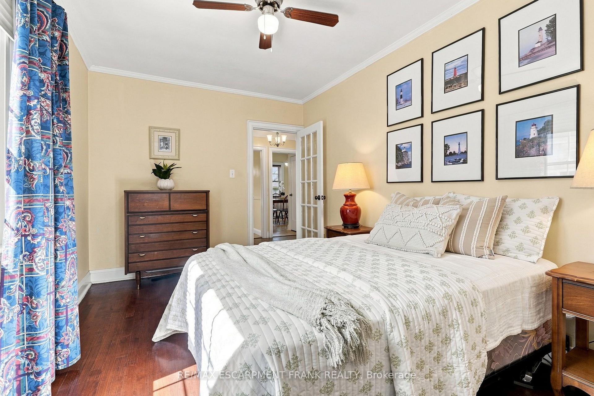 Photo 15 of 38 Garside Avenue S, Hamilton, Bartonville — HOMEH