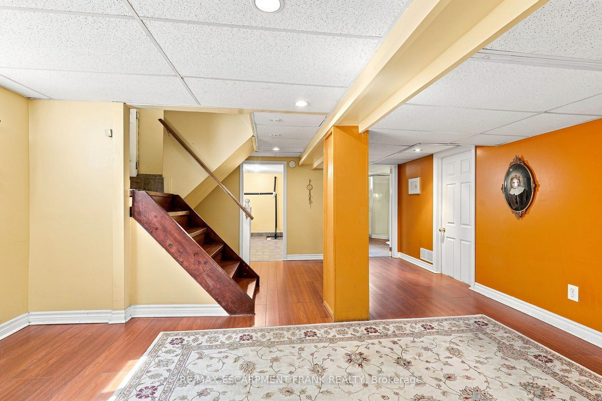 Photo 31 of 38 Garside Avenue S, Hamilton, Bartonville — HOMEH