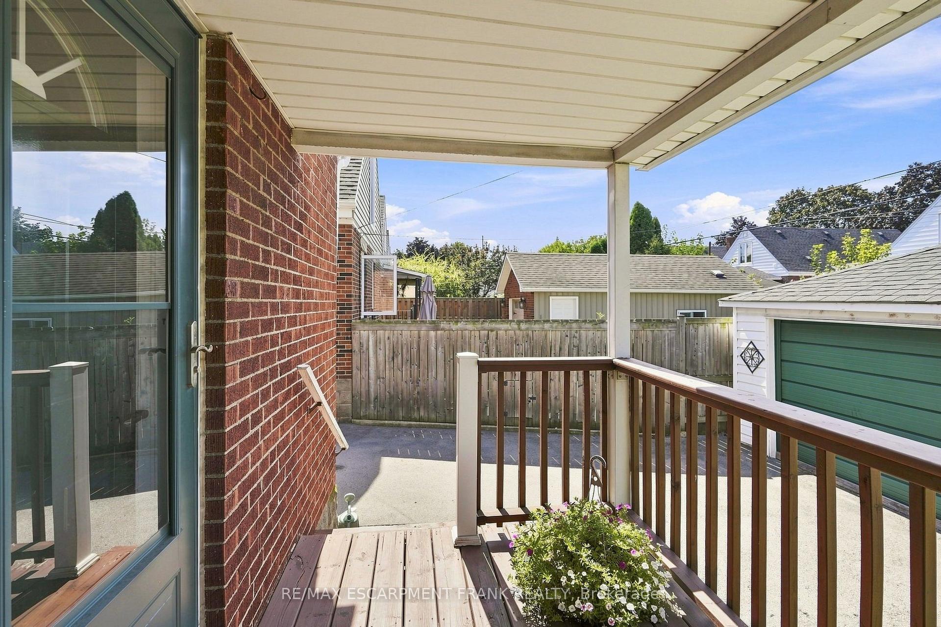 Photo 40 of 38 Garside Avenue S, Hamilton, Bartonville — HOMEH