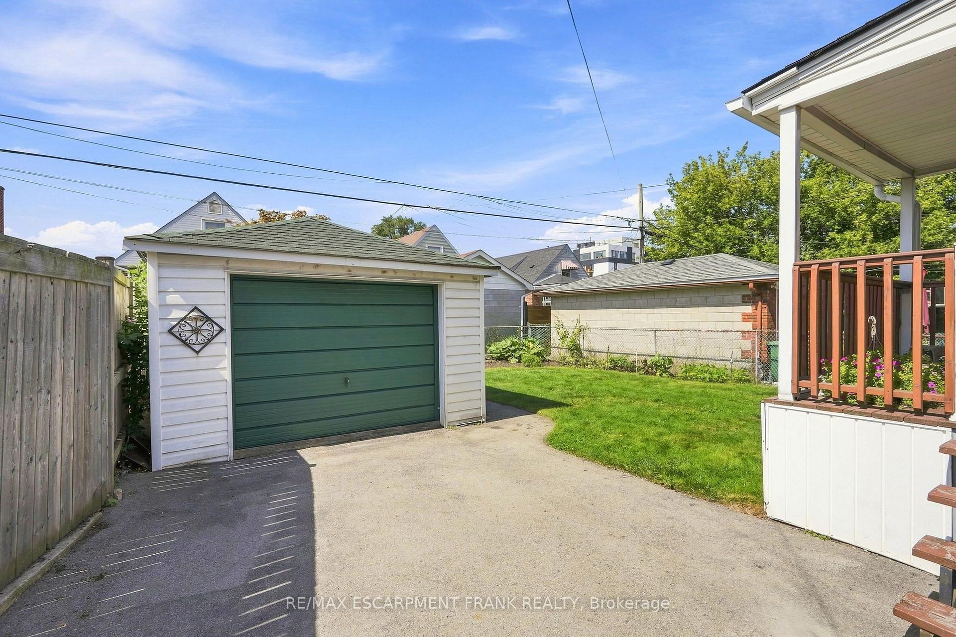 Photo 44 of 38 Garside Avenue S, Hamilton, Bartonville — HOMEH