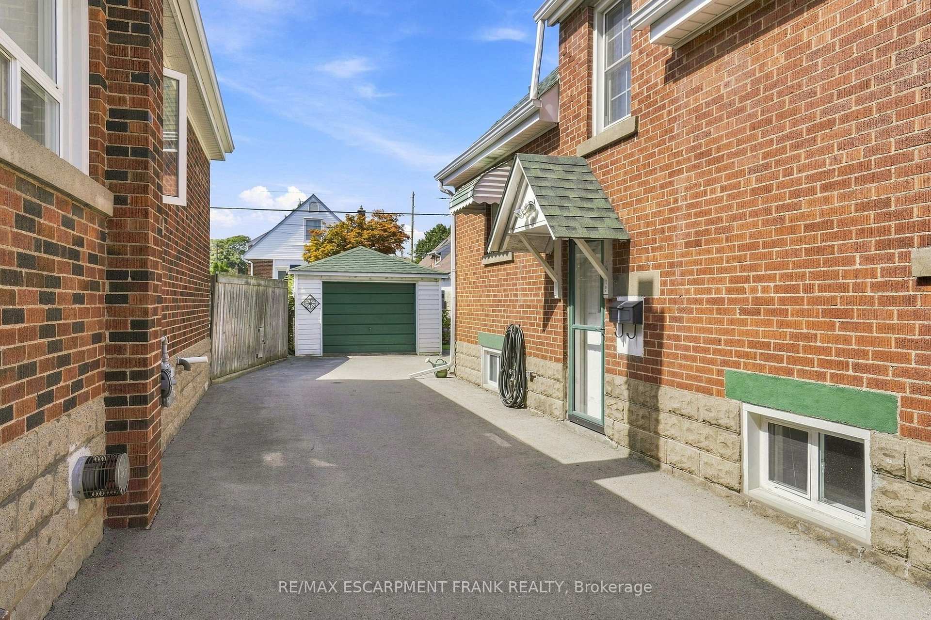 Photo 48 of 38 Garside Avenue S, Hamilton, Bartonville — HOMEH